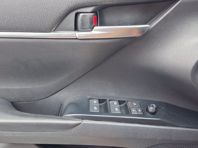 Used 2019 Toyota Camry SE FWD image 28
