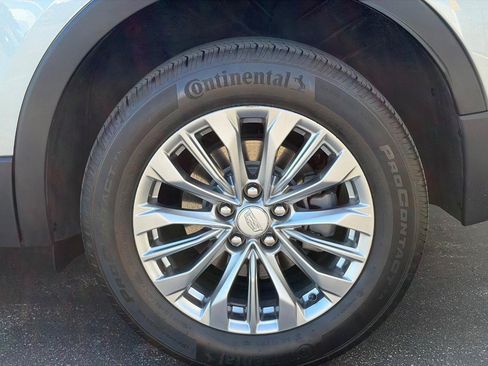 Used 2024 Cadillac XT4 Premium Luxury AWD/4WD image 6