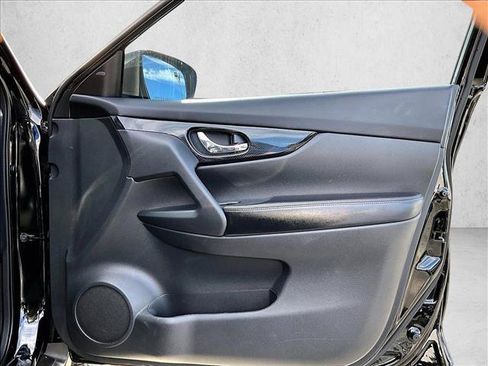 Used 2019 Nissan Rogue SL w/ Premium Package FWD image 19