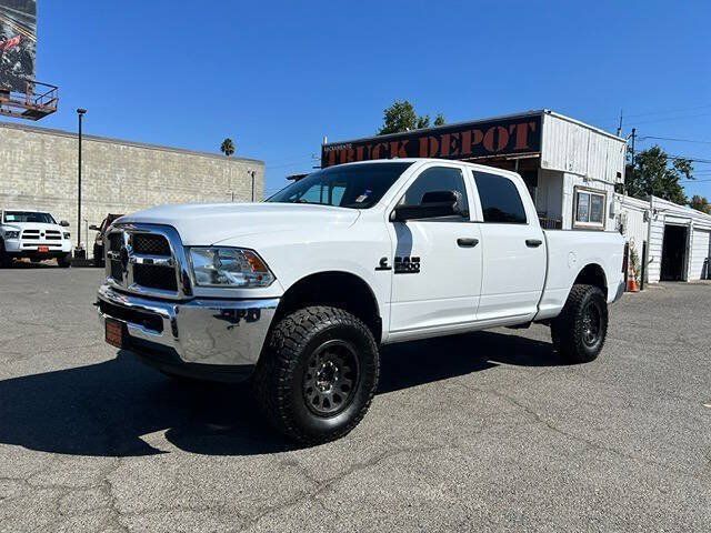Used 2018 RAM 2500 Tradesman w/ Chrome Appearance Group AWD/4WD image 2
