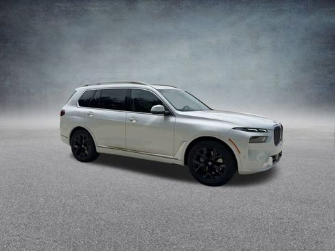 Used 2025 BMW X7 xDrive40i image 28