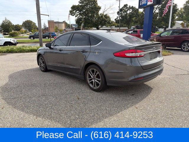 Used 2017 Ford Fusion SE w/ Equipment Group 201A FWD image 3