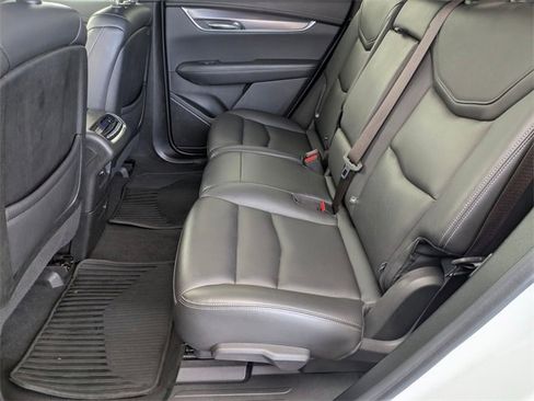 Used 2023 Cadillac XT6 Luxury image 32