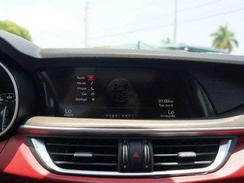 Used 2019 Alfa Romeo Stelvio Ti AWD/4WD image 35
