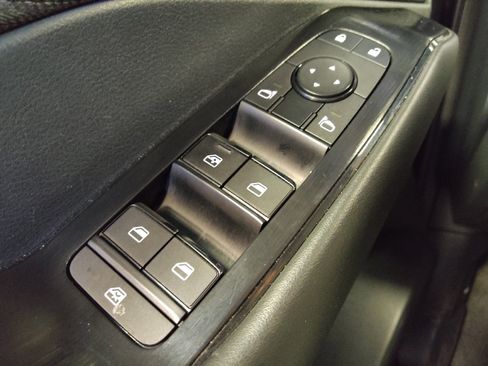 Used 2023 Nissan Rogue S image 27