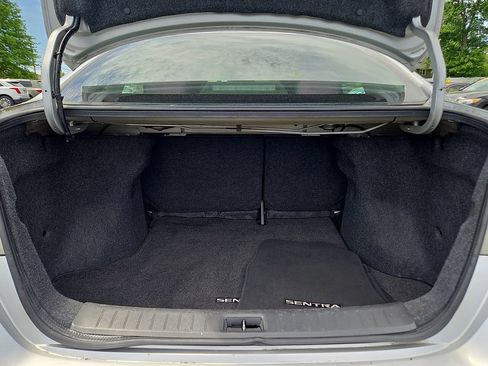 Used 2017 Nissan Sentra S FWD image 28