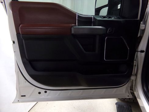 Used 2018 Ford F150 Platinum w/ Equipment Group 701A Luxury image 15