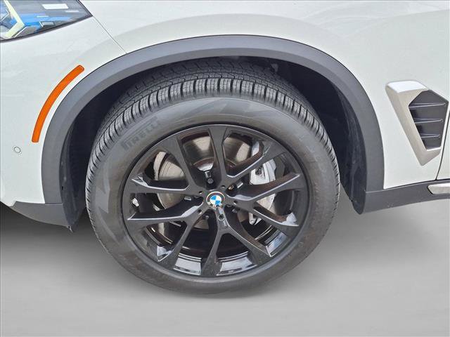 Used 2025 BMW X5 sDrive40i w/ Parking Assistance Package RWD image 25