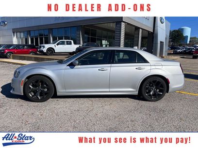 Used 2022 Chrysler 300 Touring L w/ Comfort Group
