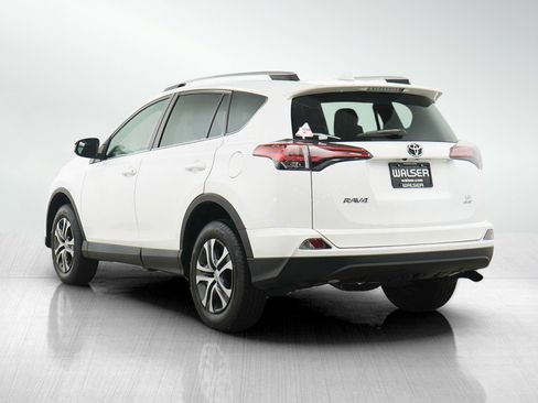 Used 2016 Toyota RAV4 LE AWD/4WD image 3