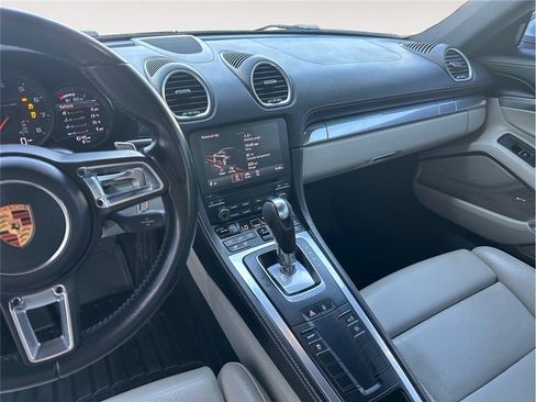 Used 2017 Porsche 718 Cayman RWD image 12