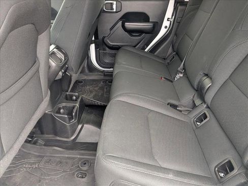 Used 2021 Jeep Gladiator Willys image 16
