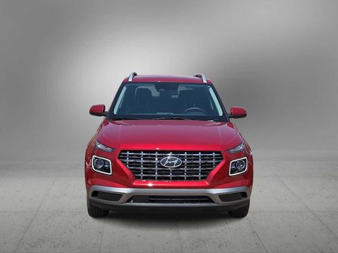 New 2025 Hyundai Venue Limited image 3