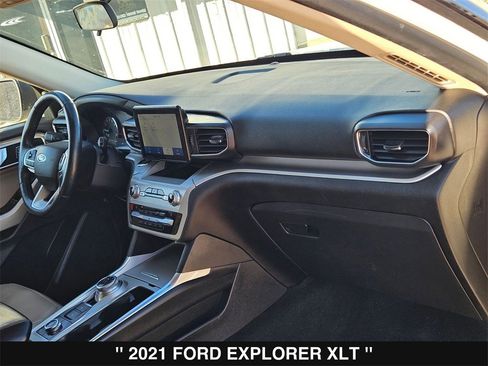 Used 2021 Ford Explorer XLT w/ Equipment Group 202A image 32