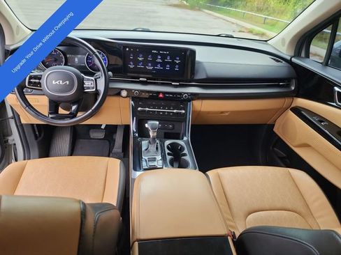 Used 2022 Kia Carnival EX FWD image 12