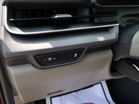 New 2026 Kia Carnival EX FWD image 25