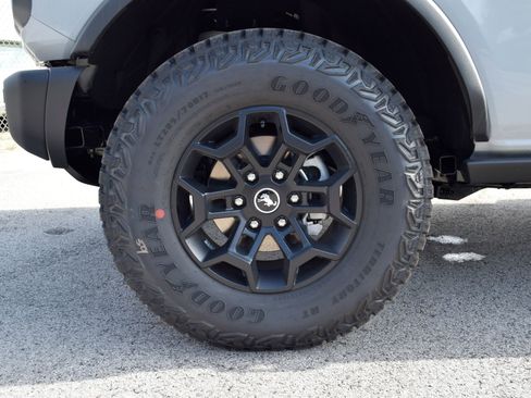 New 2026 Ford Bronco Badlands image 25