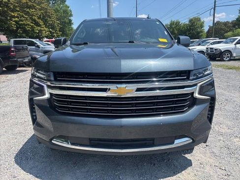 Used 2021 Chevrolet Suburban LT RWD image 2