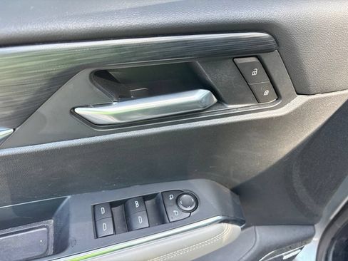 Used 2025 GMC Acadia Elevation w/ Elevation Premium Package FWD image 24