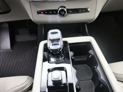 New 2026 Volvo XC90 T8 Ultra w/ Protection Package Premier AWD/4WD image 13