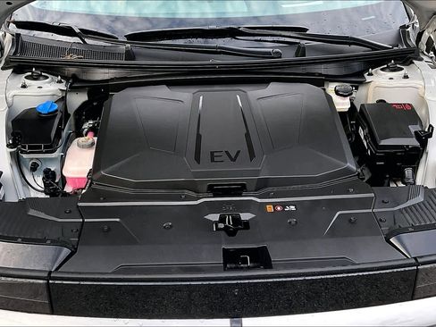 Certified 2026 Hyundai Ioniq 5 Limited RWD image 31