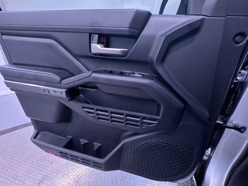 Used 2024 Toyota Tacoma TRD Sport image 28