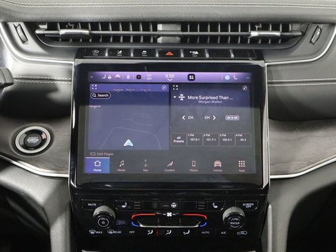 Used 2022 Jeep Grand Cherokee Limited image 29