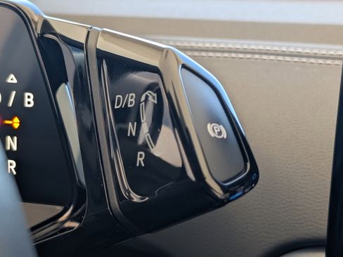 Used 2023 Volkswagen ID.4 2WD image 31