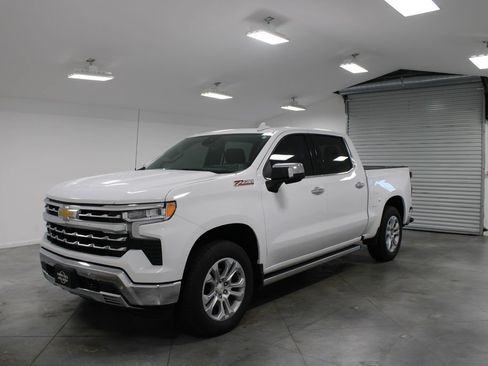 Used 2025 Chevrolet Silverado 1500 LTZ w/ LTZ Premium Package AWD/4WD image 4