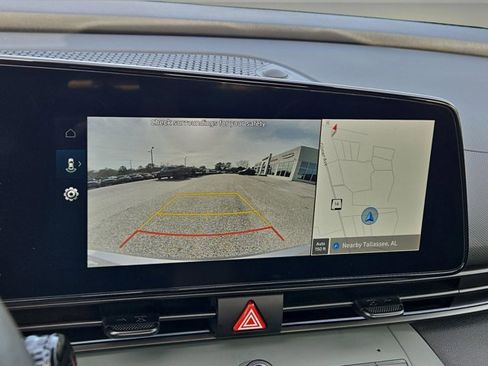 Used 2025 Hyundai Elantra Limited image 26