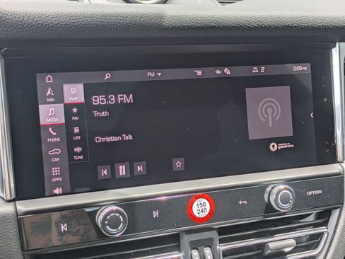 New 2025 Porsche Macan image 17