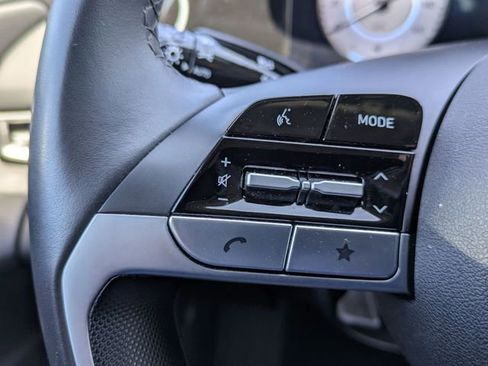 Used 2025 Hyundai Elantra SEL image 14