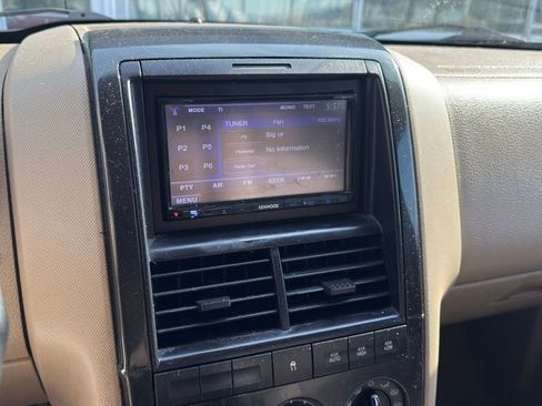 Used 2009 Ford Explorer XLT AWD/4WD image 13