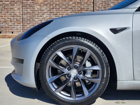 Used 2019 Tesla Model 3 Standard Range Plus image 10