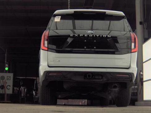 Used 2025 Ford Expedition Max Active image 5