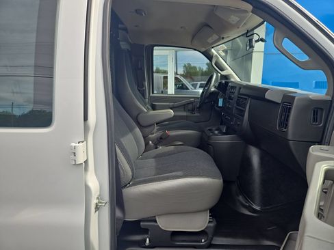 Certified 2025 GMC Savana 2500 w/ Driver Convenience Package RWD image 15