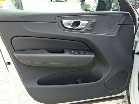 Used 2023 Volvo XC60 B5 Plus w/ Climate Package image 12