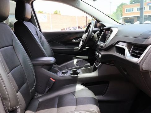 Used 2022 GMC Terrain SLT w/ LPO, Floor Liner Package AWD/4WD image 8