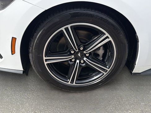 Used 2024 Ford Mustang Premium image 39