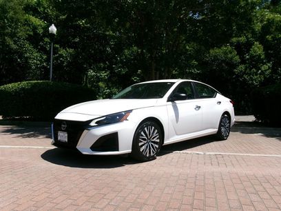 Used 2024 Nissan Altima 2.5 SV