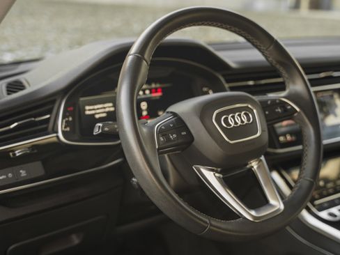 Used 2023 Audi Q8 Premium w/ Convenience Package image 10