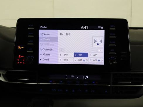 Used 2024 Toyota Sienna XLE AWD/4WD image 29