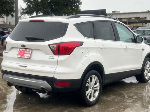 Used 2019 Ford Escape SEL image 3