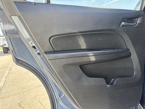 Used 2017 Chevrolet Equinox LT w/ Convenience Package image 17