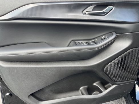 New 2025 Jeep Grand Cherokee Altitude image 38