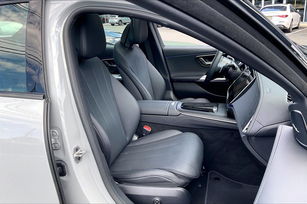 Used 2026 Mercedes-Benz E 350 4MATIC Sedan image 7