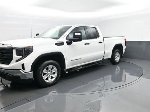 Used 2023 GMC Sierra 1500 Pro w/ Pro Value Package AWD/4WD image 2