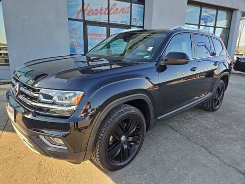 Used 2019 Volkswagen Atlas SEL image 2