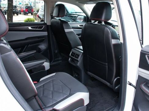 Used 2024 Volkswagen Atlas Peak Edition SEL image 34