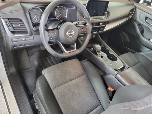Used 2023 Nissan Rogue SV FWD image 11